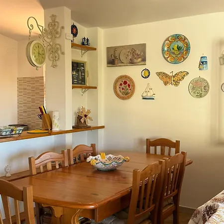 Enza - Fronte Mare Villa Custonaci