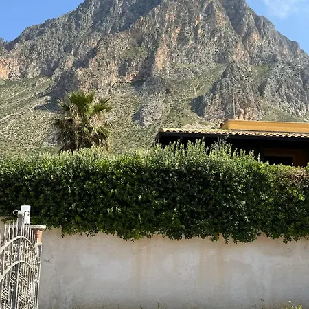 Enza - Fronte Mare Villa